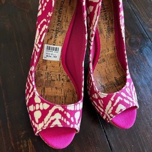 Christian Sirano 7.5 heels pink with beige design (4inch heel)